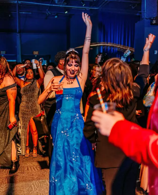 ✨ Happy Motivational Monday, everyone! ⁠⁠🌈 This week’s all about stepping into your power and strutting your stuff with unapologetic confidence! ⁠⁠💖 Let’s shine bright and show the world our true colors! ⁠⁠Who’s ready to slay this week? Let’s make it a fabulous one! 🥳